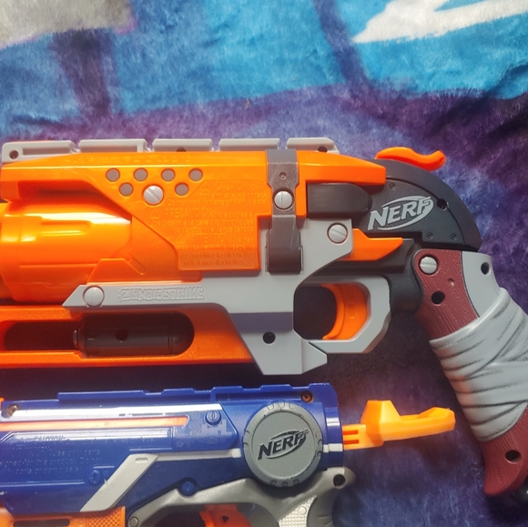 NERF Zombie Strike gun + 2 others - Picture 15 of 16